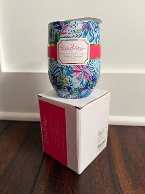 NIP Lilly Pulitzer Stemless Insulated Tumbler with Lid in Lion Around